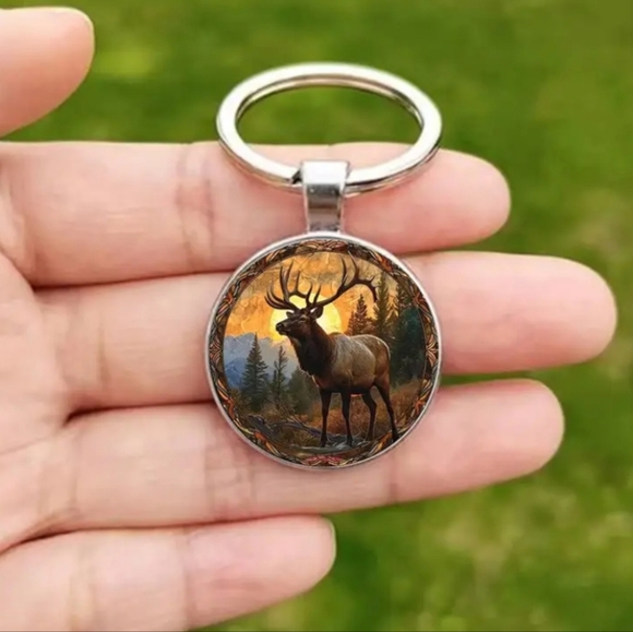 NEW! Elk & Sunset Alloy Round Keyring. NWOT - Picture 2 of 5